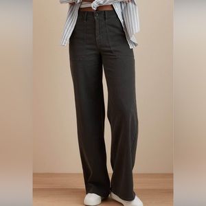 NWOT Wide Leg AE Jeans - Size 4